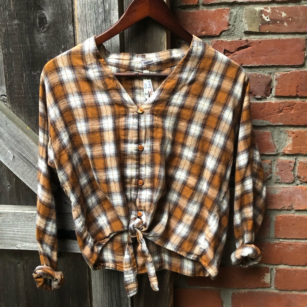 Women’s Earthy Plaid Button Down Shirt with Tie Front Size XS